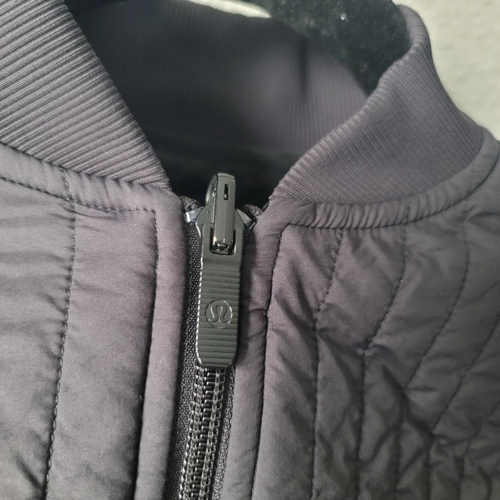 Lululemon Reversible Non-Stop Bomber Jacket LW4CBYS Size 2 In Black